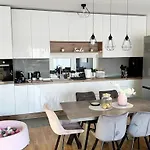Apartament New Modern In