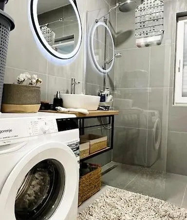 New Modern In * Metkovic
